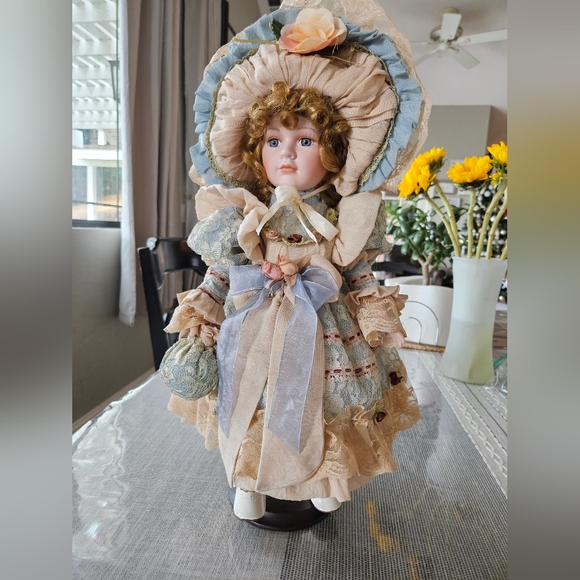 Collectable Doll - Picture 10 of 14